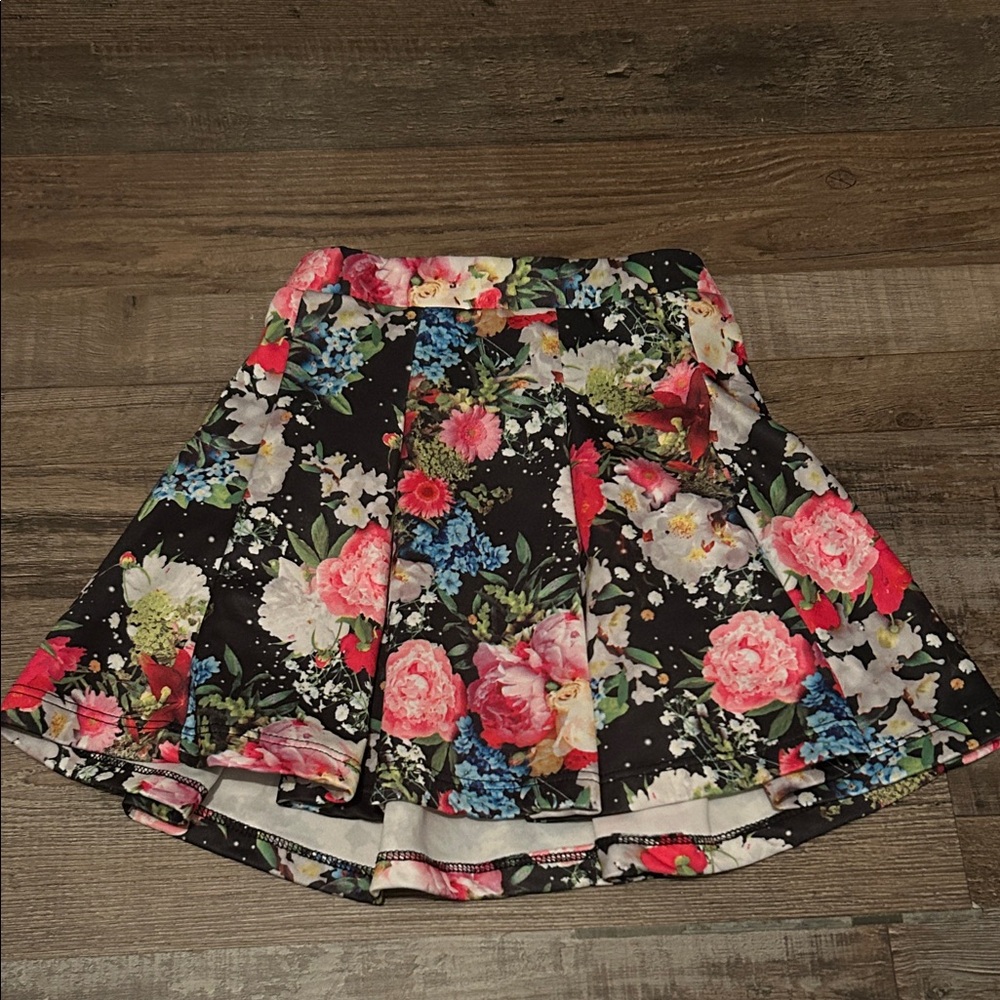 1st Kiss Black Floral Skirt